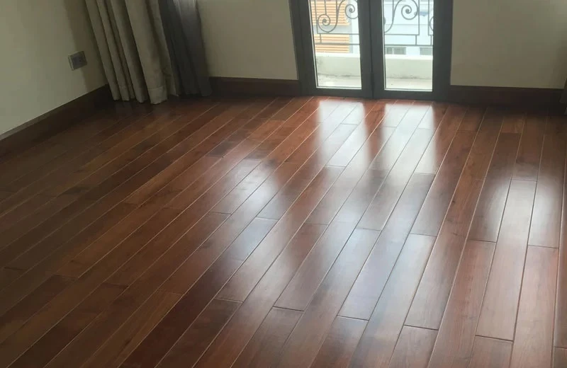 Ứng dụng mẫu sàn gỗ tự nhiên óc chó đẹp