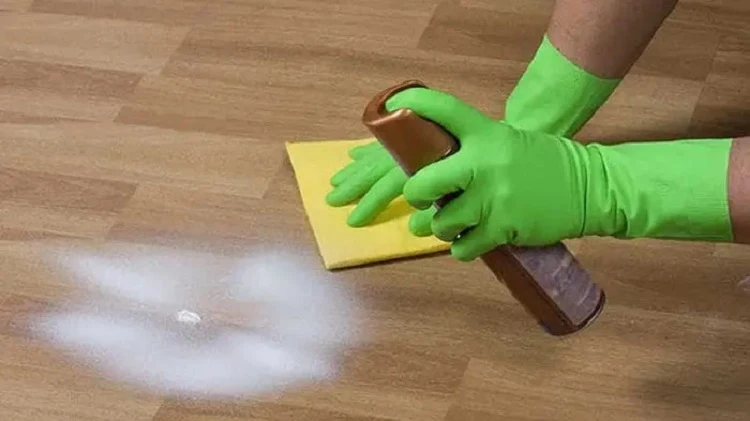 Cách xử lý sàn gỗ bị ẩm mốc hiệu quả