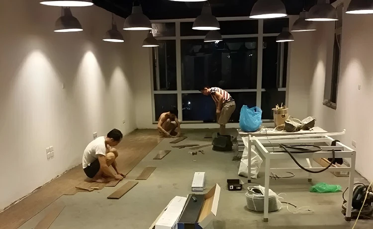 Cần đánh giá tình trạng mặt bằng lắp đặt sàn gỗ
