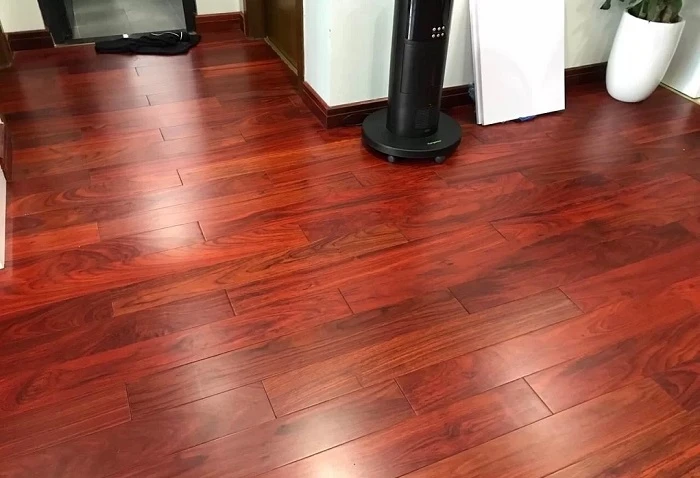 Sàn gỗ tự nhiên mang lại cảm giác sang trọng