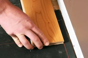 Việc chuẩn bị mặt bằng lắp đặt sàn gỗ rất quan trọng