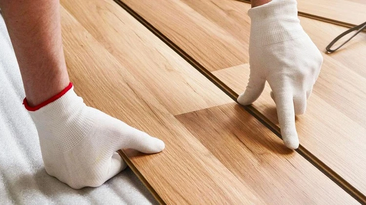 Kỹ thuật thi công lắp đặt ảnh hưởng đến độ bền sàn gỗ